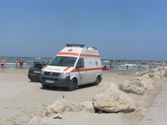 S-au încins telefoanele la Ambulanţă: turiştii au început să pice pe capete